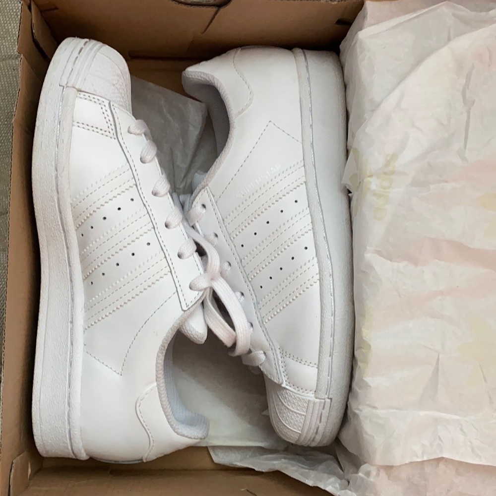 Adidas Superstar - Picture 2 of 8